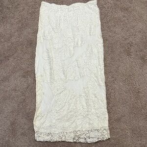 Chic Lace Pencil Skirt